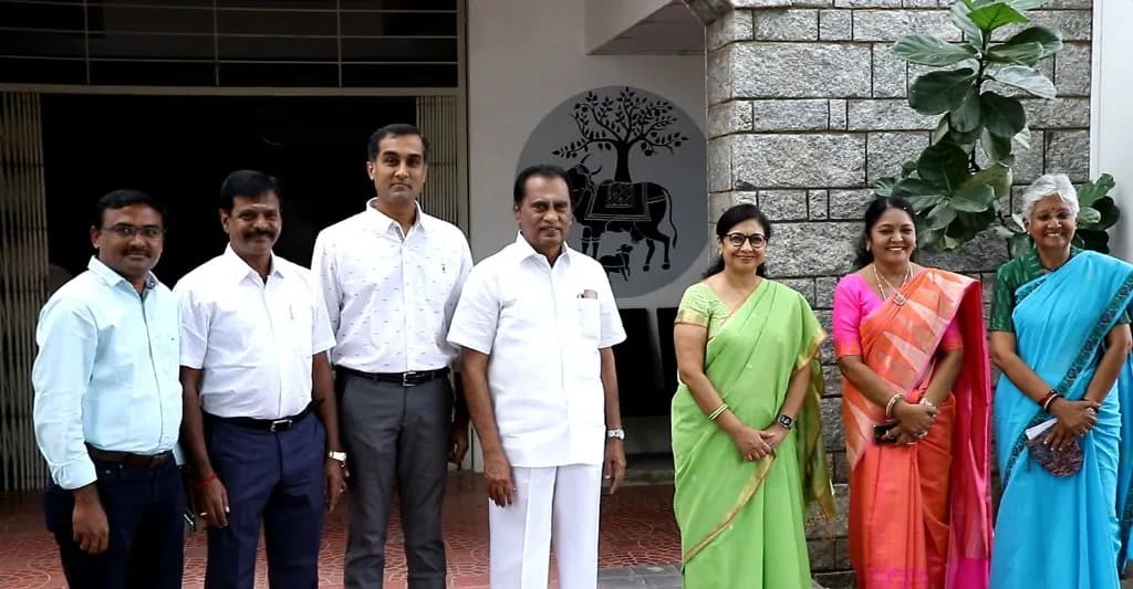 AirMedia and Alayam FM representatives at the AMC MoU signing